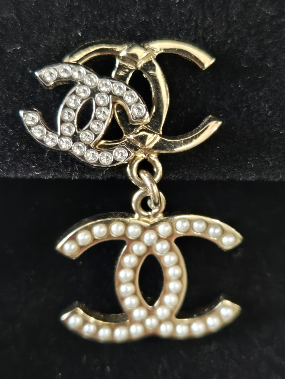#148 - Chanel Triple CC Crystal/Pearl Earrings Light Gold/Silver 21B- AUTHENTIC - Picture 13 of 16